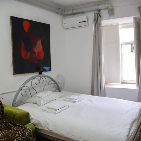In The Center Of The City 2Rooms Tbilisi Exterior foto
