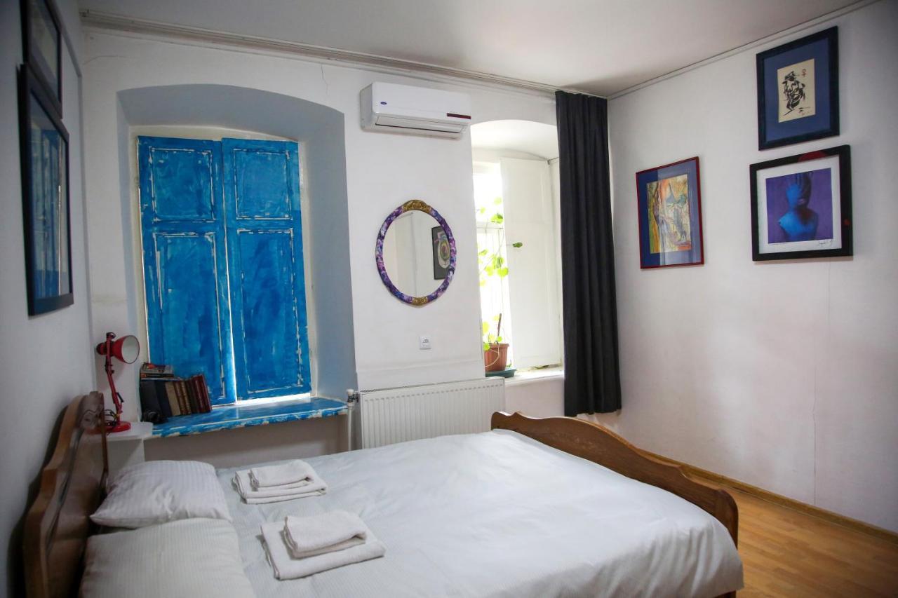 In The Center Of The City 2Rooms Tbilisi Exterior foto