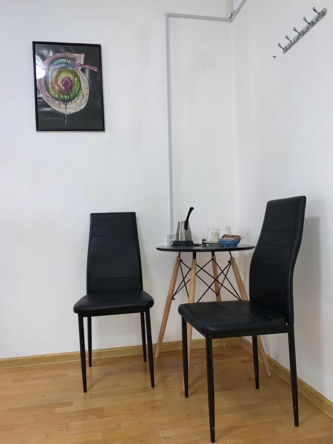 In The Center Of The City 2Rooms Tbilisi Exterior foto