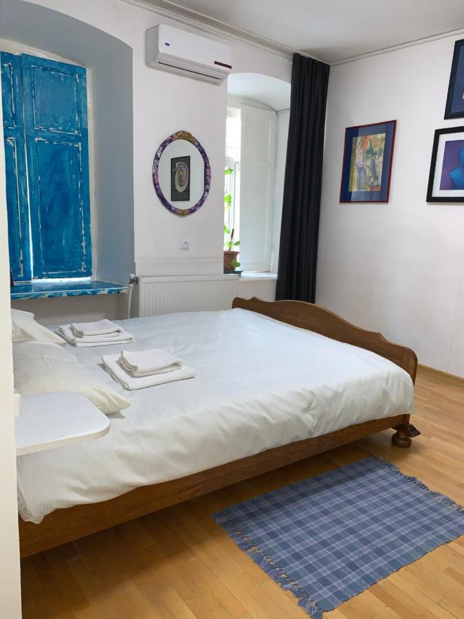 In The Center Of The City 2Rooms Tbilisi Exterior foto
