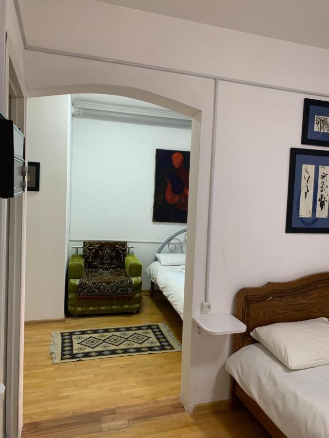 In The Center Of The City 2Rooms Tbilisi Exterior foto